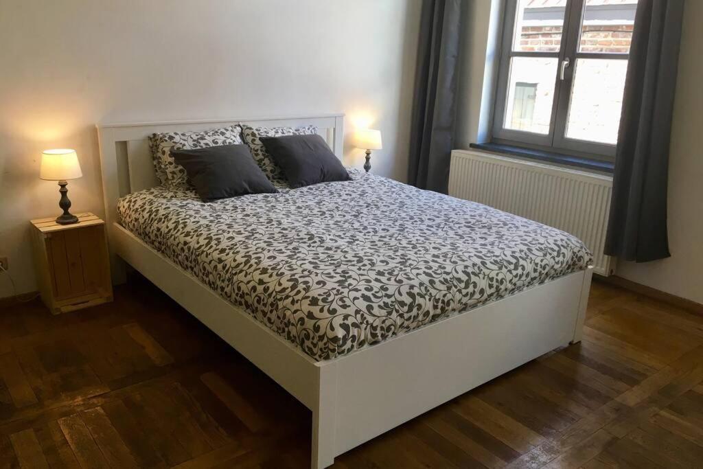 En Plein Coeur De Bruxelles. Superbe Duplex.A Voir! Luaran gambar