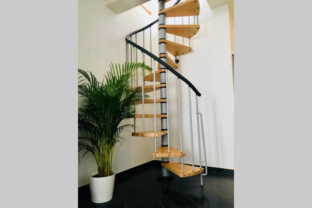 En Plein Coeur De Bruxelles. Superbe Duplex.A Voir! Luaran gambar